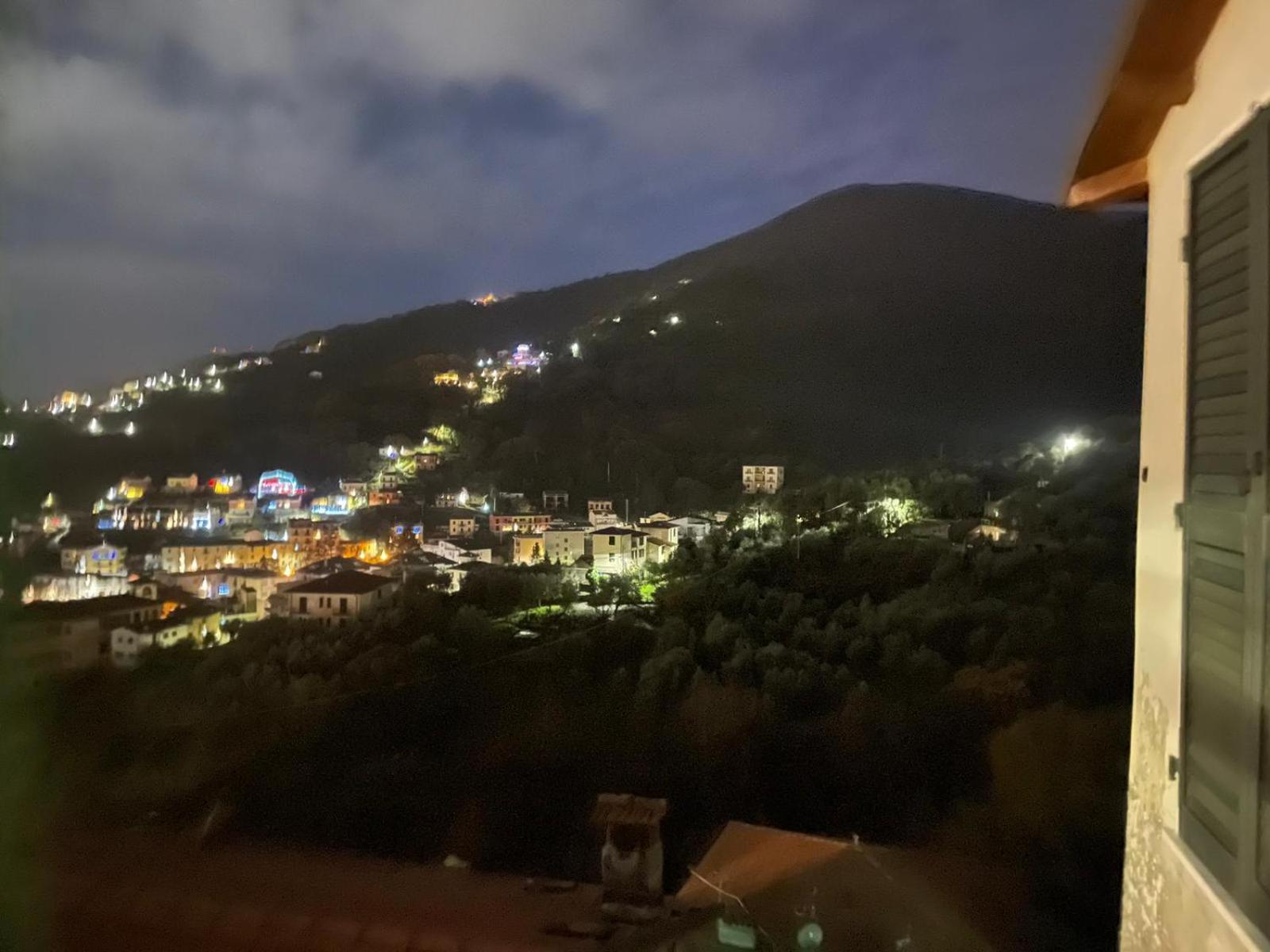 La Spezia Stazione Centrale 5 Terre - Murlo Bagian luar foto